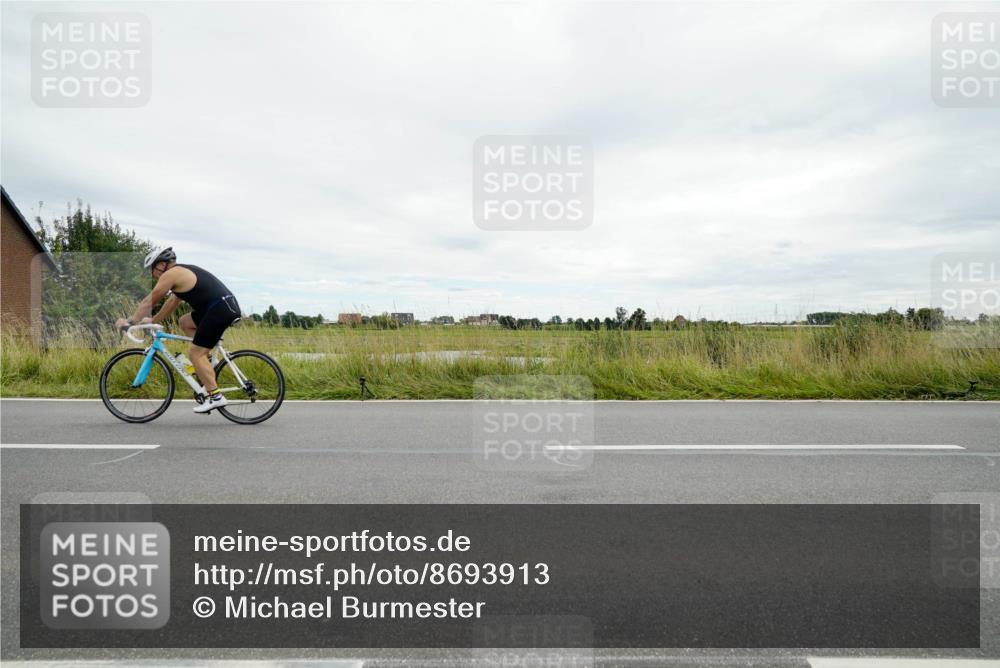 31.08.2025 - Elbe Triathlon Hamburg Michael Burmester http://msf.ph/oto/8693913 31.08.2025 14:13:38 Radfahren  meine-sportfotos.de