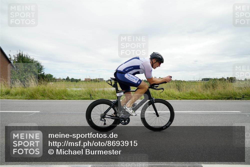 31.08.2025 - Elbe Triathlon Hamburg Michael Burmester http://msf.ph/oto/8693915 31.08.2025 14:13:39 Radfahren  meine-sportfotos.de