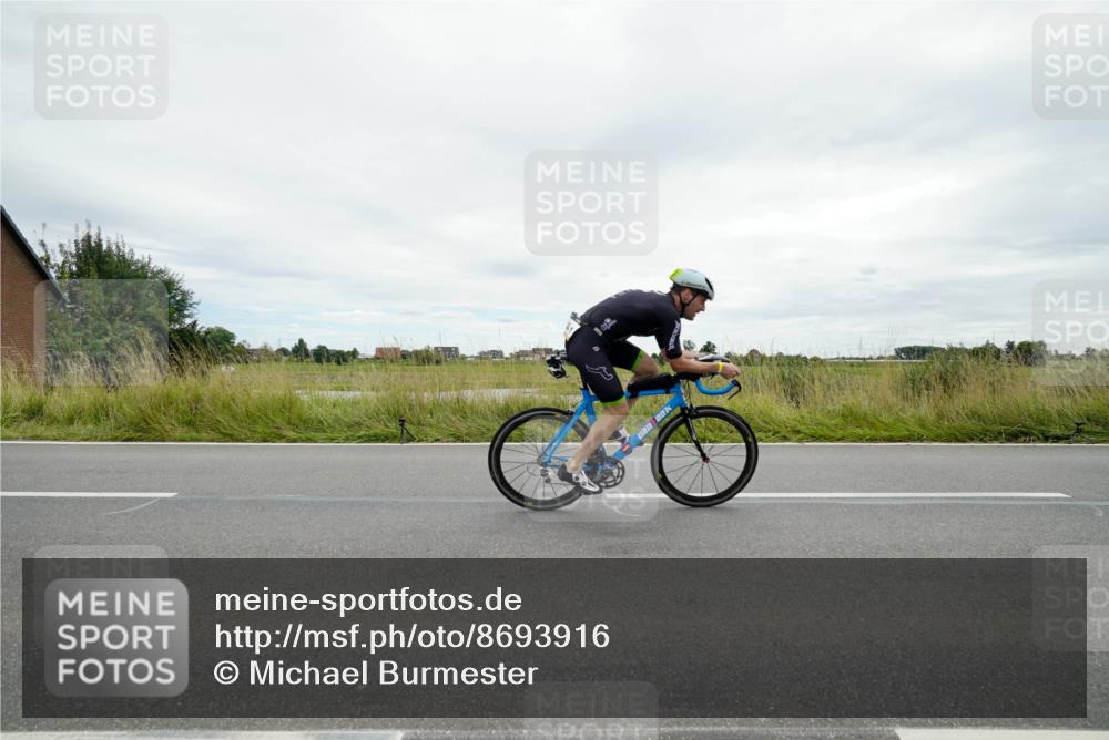 31.08.2025 - Elbe Triathlon Hamburg Michael Burmester http://msf.ph/oto/8693916 31.08.2025 14:13:40 Radfahren  meine-sportfotos.de