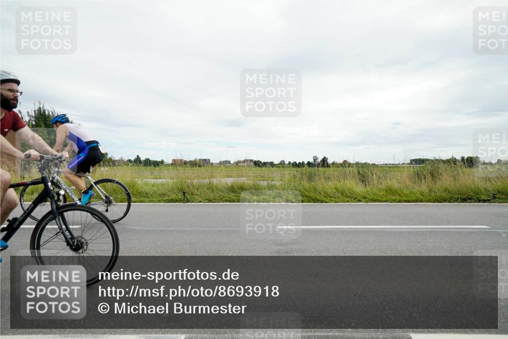 31.08.2025 - Elbe Triathlon Hamburg Michael Burmester http://msf.ph/oto/8693918 31.08.2025 14:13:54 Radfahren 126, 156 meine-sportfotos.de