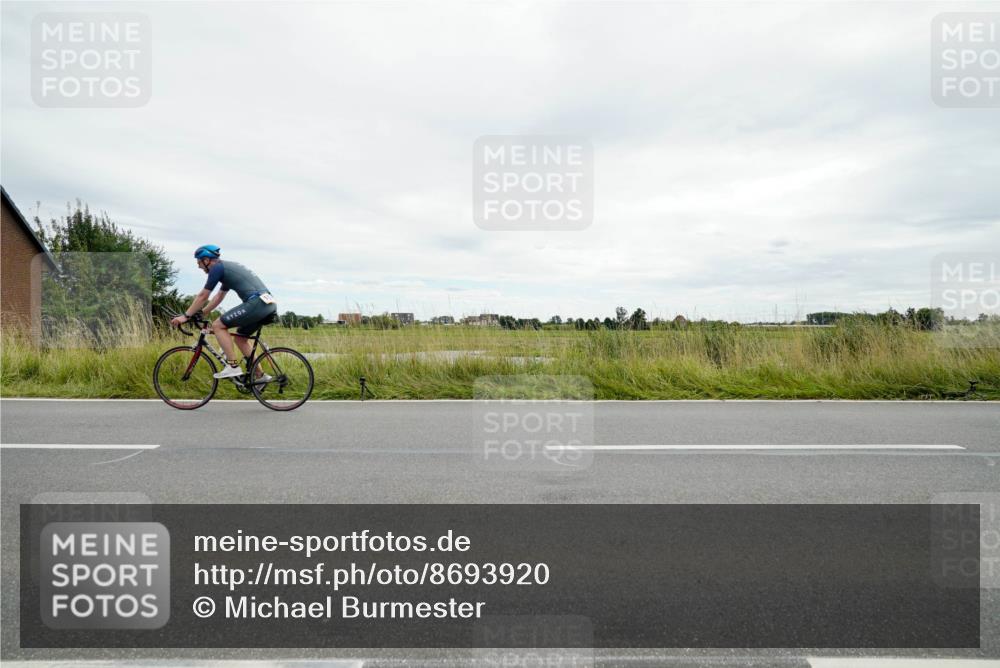 31.08.2025 - Elbe Triathlon Hamburg Michael Burmester http://msf.ph/oto/8693920 31.08.2025 14:13:58 Radfahren 126 meine-sportfotos.de