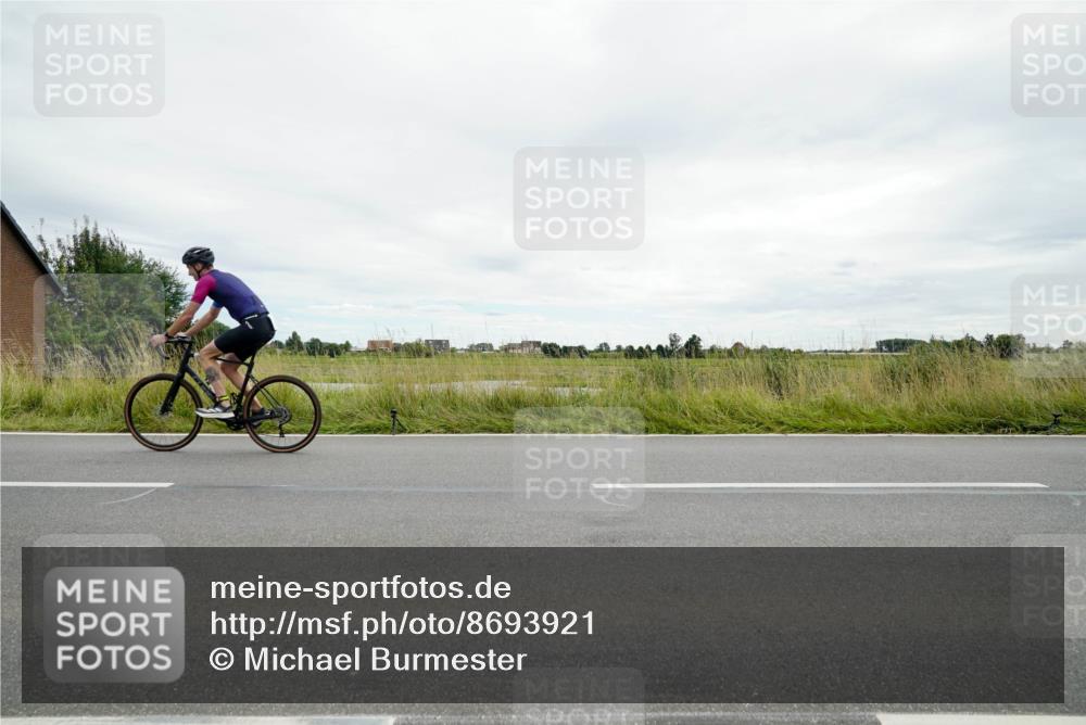 31.08.2025 - Elbe Triathlon Hamburg Michael Burmester http://msf.ph/oto/8693921 31.08.2025 14:13:59 Radfahren 154 meine-sportfotos.de