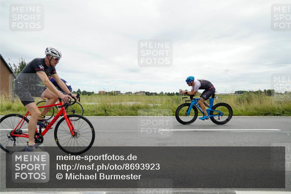 31.08.2025 - Elbe Triathlon Hamburg Michael Burmester http://msf.ph/oto/8693923 31.08.2025 14:14:05 Radfahren 142, 154 meine-sportfotos.de