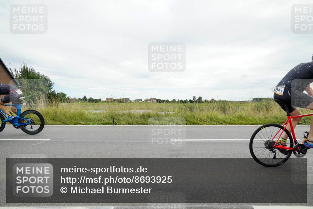 31.08.2025 - Elbe Triathlon Hamburg Michael Burmester http://msf.ph/oto/8693925 31.08.2025 14:14:05 Radfahren 142, 154 meine-sportfotos.de