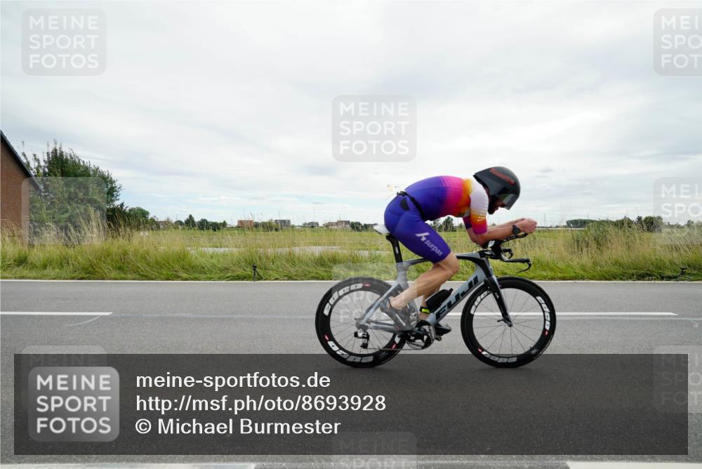31.08.2025 - Elbe Triathlon Hamburg Michael Burmester http://msf.ph/oto/8693928 31.08.2025 14:14:10 Radfahren 142 meine-sportfotos.de