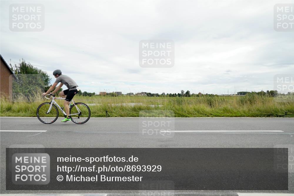 31.08.2025 - Elbe Triathlon Hamburg Michael Burmester http://msf.ph/oto/8693929 31.08.2025 14:14:19 Radfahren 153 meine-sportfotos.de