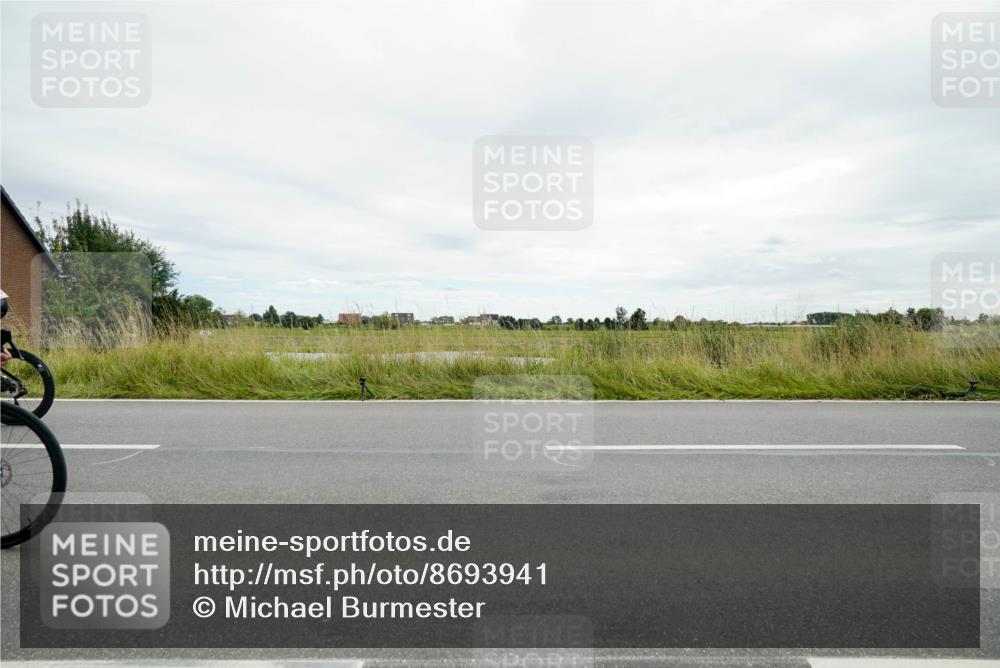 31.08.2025 - Elbe Triathlon Hamburg Michael Burmester http://msf.ph/oto/8693941 31.08.2025 14:14:38 Radfahren 158 meine-sportfotos.de