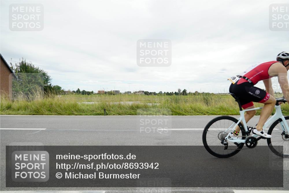31.08.2025 - Elbe Triathlon Hamburg Michael Burmester http://msf.ph/oto/8693942 31.08.2025 14:14:39 Radfahren 158 meine-sportfotos.de