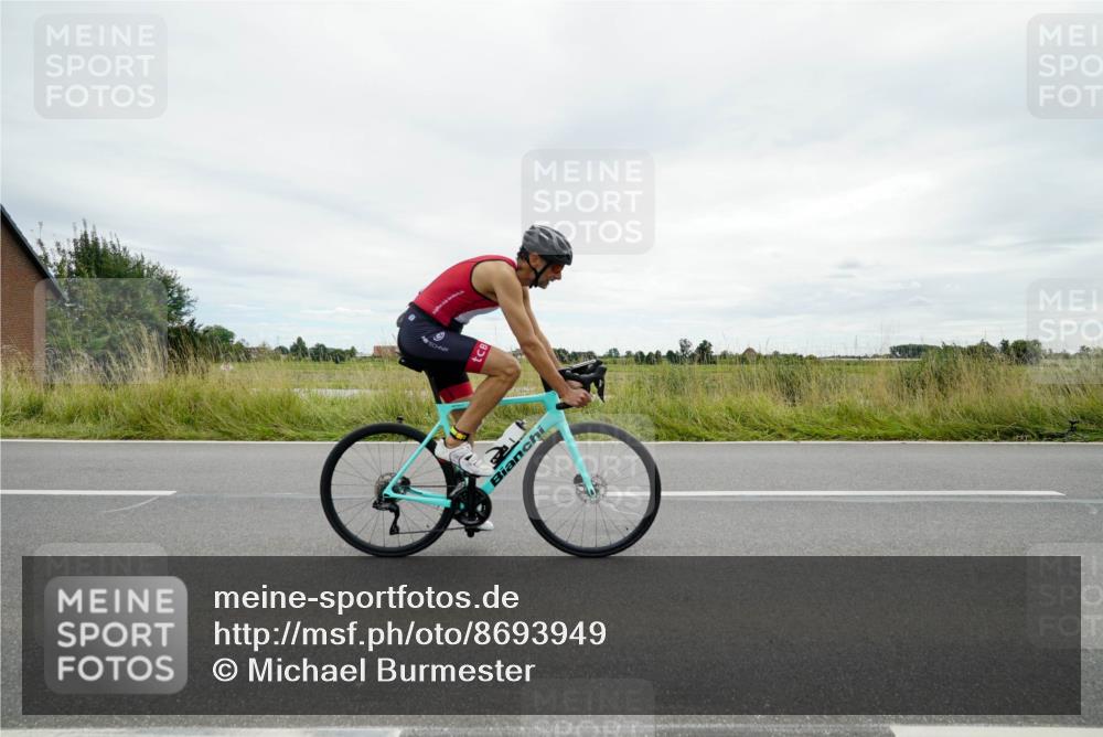 31.08.2025 - Elbe Triathlon Hamburg Michael Burmester http://msf.ph/oto/8693949 31.08.2025 14:14:56 Radfahren 127 meine-sportfotos.de