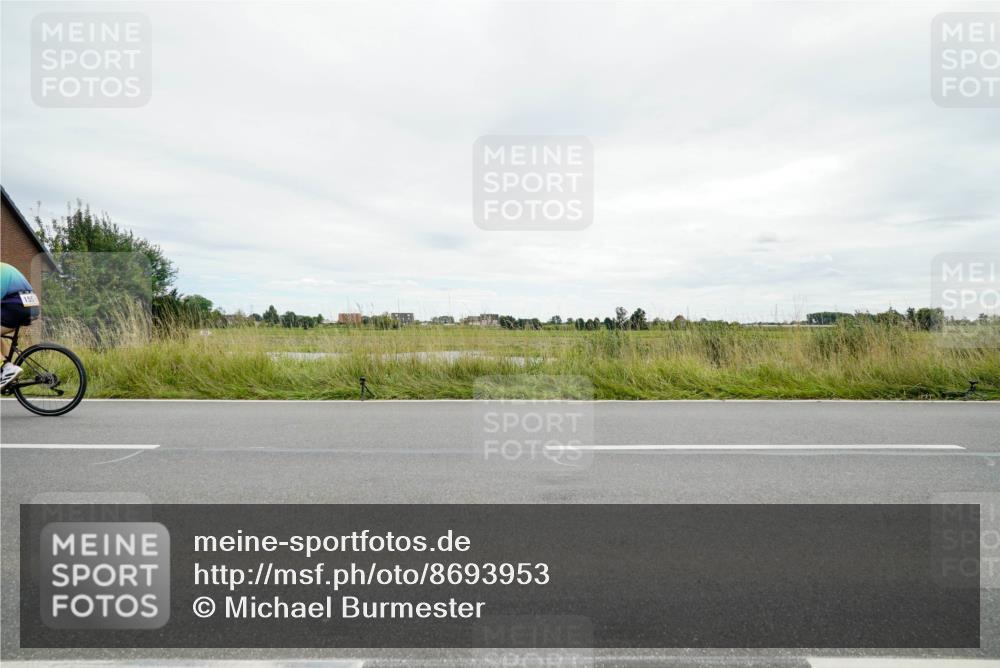 31.08.2025 - Elbe Triathlon Hamburg Michael Burmester http://msf.ph/oto/8693953 31.08.2025 14:15:12 Radfahren  meine-sportfotos.de
