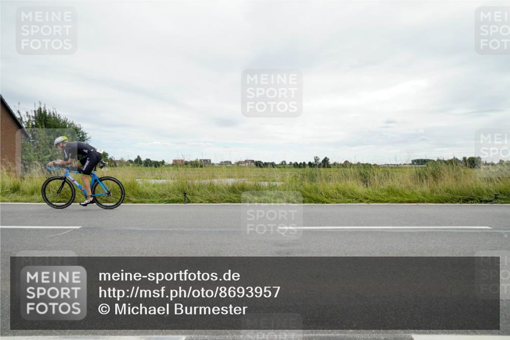31.08.2025 - Elbe Triathlon Hamburg Michael Burmester http://msf.ph/oto/8693957 31.08.2025 14:15:20 Radfahren 136 meine-sportfotos.de