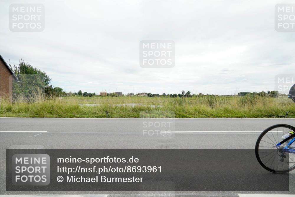 31.08.2025 - Elbe Triathlon Hamburg Michael Burmester http://msf.ph/oto/8693961 31.08.2025 14:15:27 Radfahren 135, 136, 147 meine-sportfotos.de