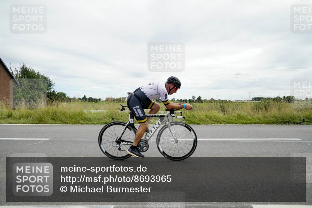 31.08.2025 - Elbe Triathlon Hamburg Michael Burmester http://msf.ph/oto/8693965 31.08.2025 14:15:28 Radfahren 135, 136, 147 meine-sportfotos.de