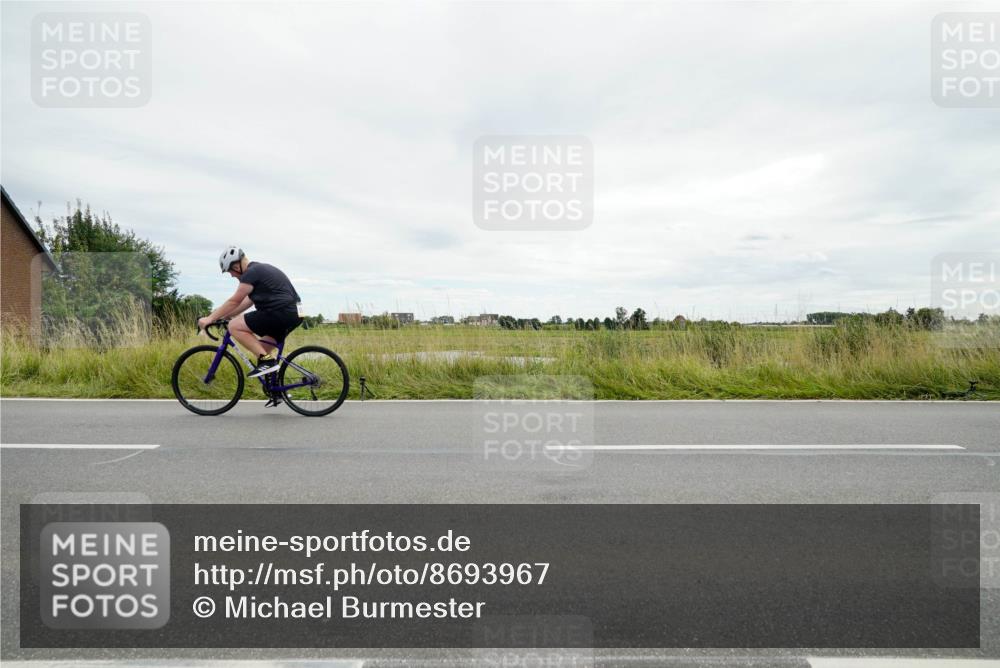 31.08.2025 - Elbe Triathlon Hamburg Michael Burmester http://msf.ph/oto/8693967 31.08.2025 14:16:02 Radfahren 129 meine-sportfotos.de