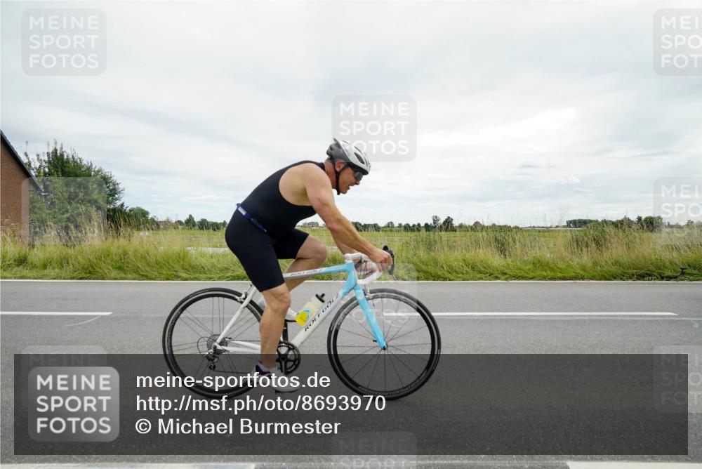 31.08.2025 - Elbe Triathlon Hamburg Michael Burmester http://msf.ph/oto/8693970 31.08.2025 14:16:16 Radfahren 131, 145 meine-sportfotos.de