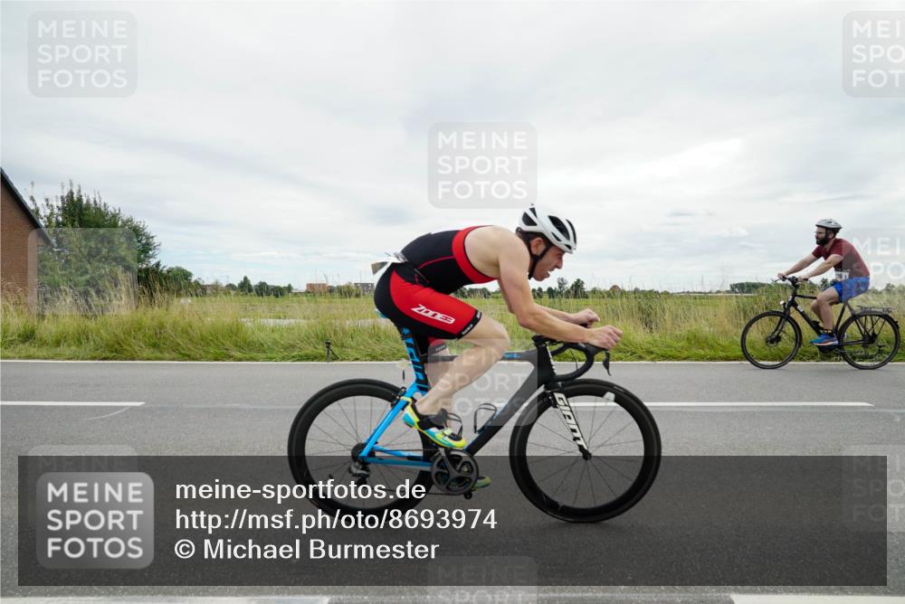 31.08.2025 - Elbe Triathlon Hamburg Michael Burmester http://msf.ph/oto/8693974 31.08.2025 14:16:17 Radfahren 131, 145 meine-sportfotos.de