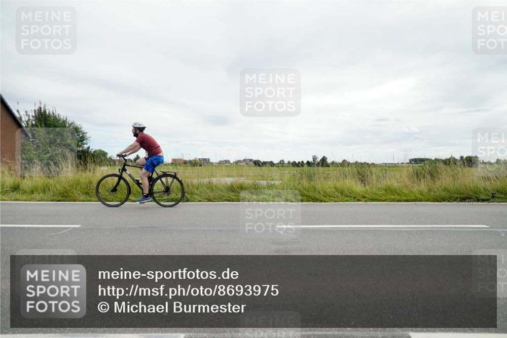 31.08.2025 - Elbe Triathlon Hamburg Michael Burmester http://msf.ph/oto/8693975 31.08.2025 14:16:18 Radfahren 131, 145 meine-sportfotos.de