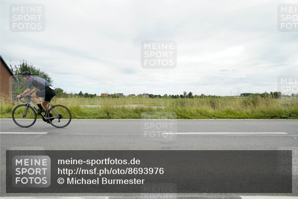 31.08.2025 - Elbe Triathlon Hamburg Michael Burmester http://msf.ph/oto/8693976 31.08.2025 14:16:19 Radfahren 131, 145 meine-sportfotos.de