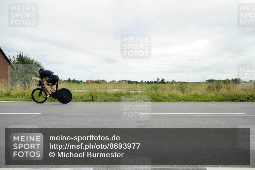 31.08.2025 - Elbe Triathlon Hamburg Michael Burmester http://msf.ph/oto/8693977 31.08.2025 14:16:21 Radfahren 145 meine-sportfotos.de