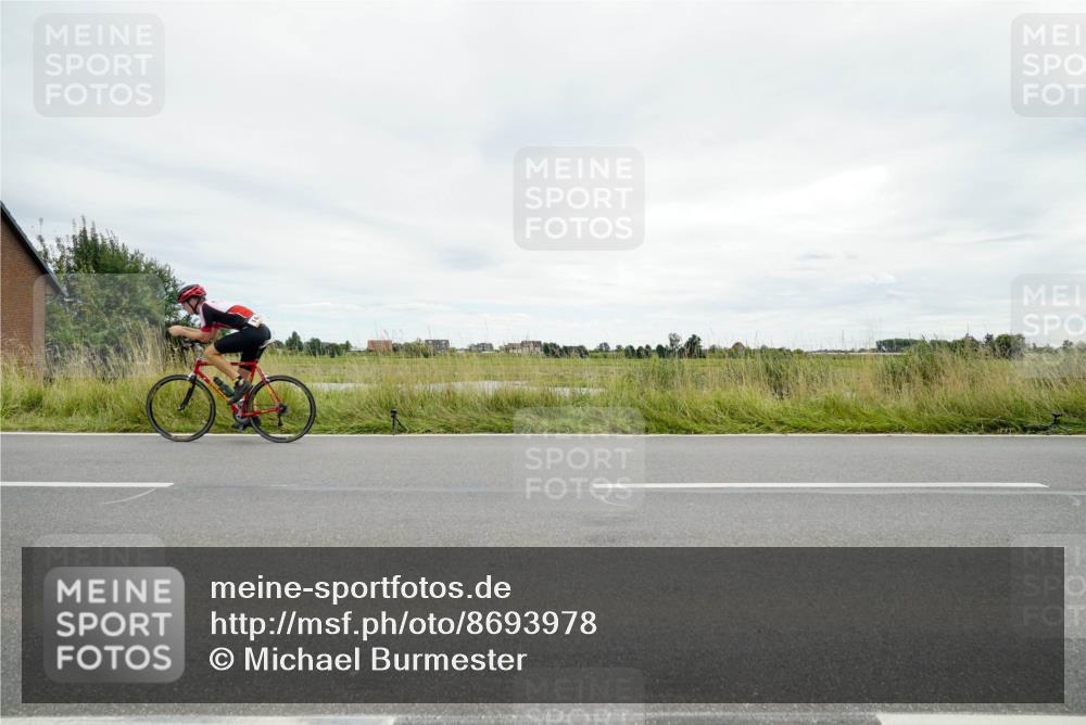 31.08.2025 - Elbe Triathlon Hamburg Michael Burmester http://msf.ph/oto/8693978 31.08.2025 14:16:27 Radfahren 150 meine-sportfotos.de