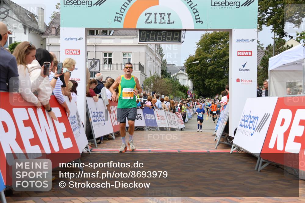 31.08.2025 - 21. Blankeneser Heldenlauf Strokosch-Dieckow http://msf.ph/oto/8693979 31.08.2025 12:36:01 Ziel 5480, 5488, 5514 meine-sportfotos.de