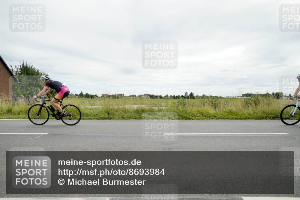 31.08.2025 - Elbe Triathlon Hamburg Michael Burmester http://msf.ph/oto/8693984 31.08.2025 14:16:34 Radfahren 150, 161 meine-sportfotos.de