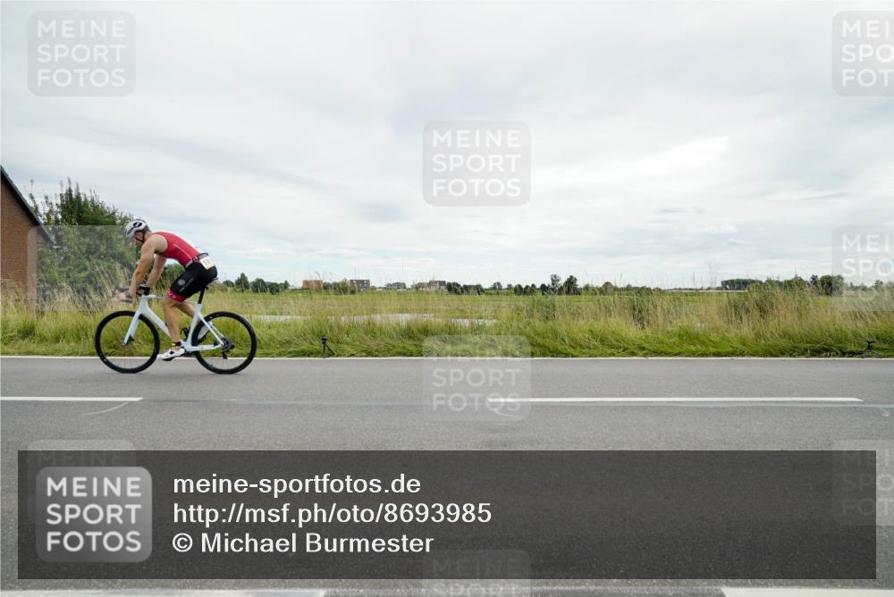 31.08.2025 - Elbe Triathlon Hamburg Michael Burmester http://msf.ph/oto/8693985 31.08.2025 14:16:35 Radfahren 150, 161 meine-sportfotos.de