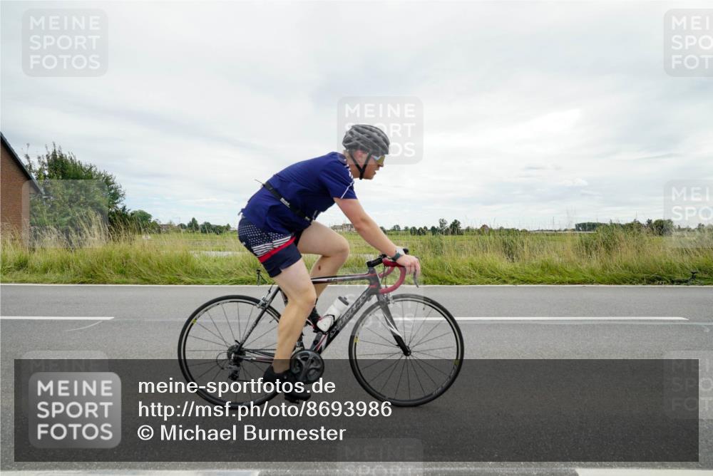 31.08.2025 - Elbe Triathlon Hamburg Michael Burmester http://msf.ph/oto/8693986 31.08.2025 14:16:36 Radfahren 161, 163 meine-sportfotos.de