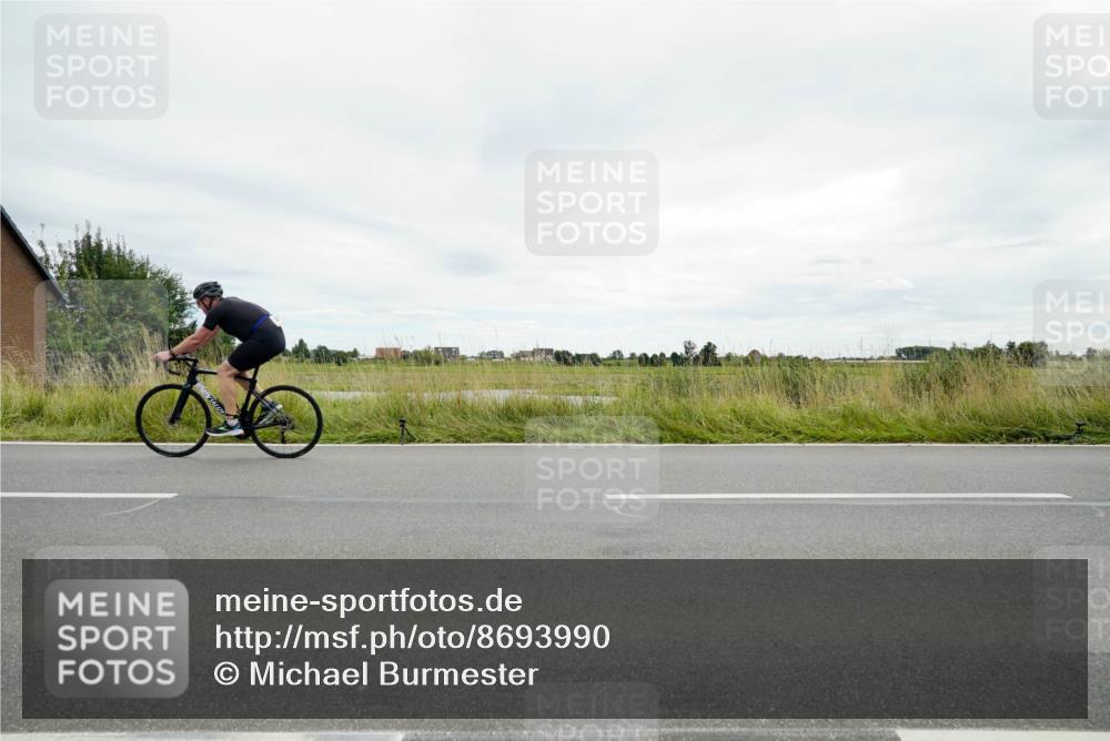 31.08.2025 - Elbe Triathlon Hamburg Michael Burmester http://msf.ph/oto/8693990 31.08.2025 14:16:48 Radfahren  meine-sportfotos.de