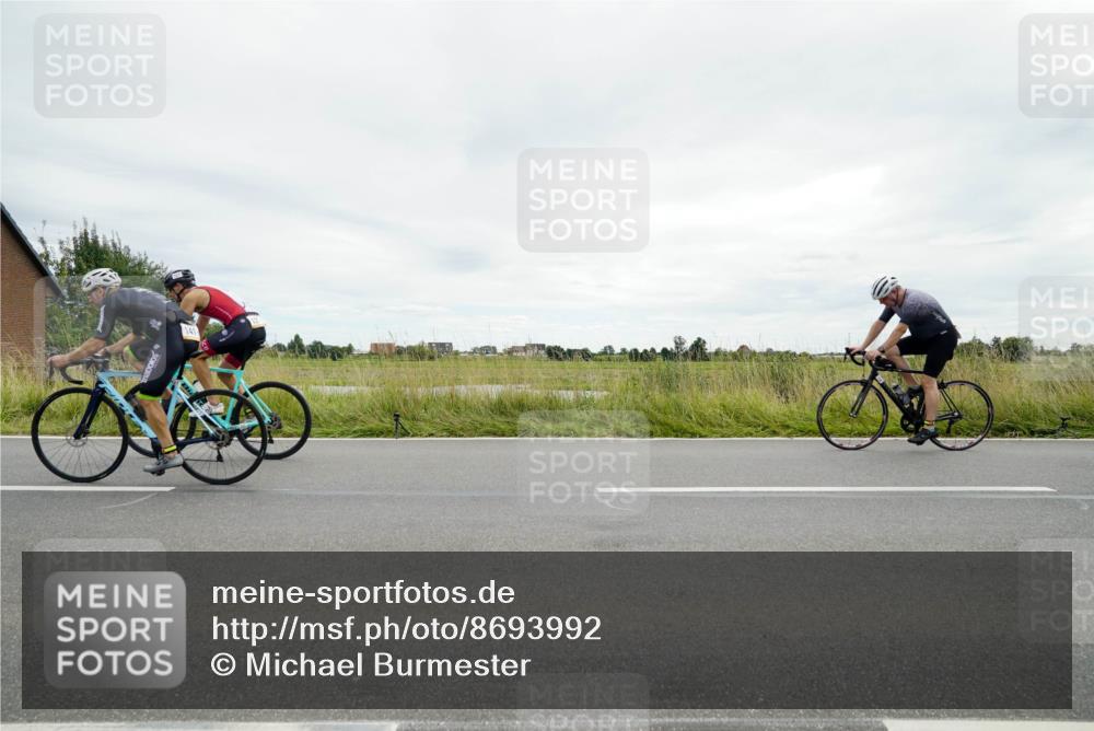 31.08.2025 - Elbe Triathlon Hamburg Michael Burmester http://msf.ph/oto/8693992 31.08.2025 14:17:00 Radfahren 141, 146 meine-sportfotos.de