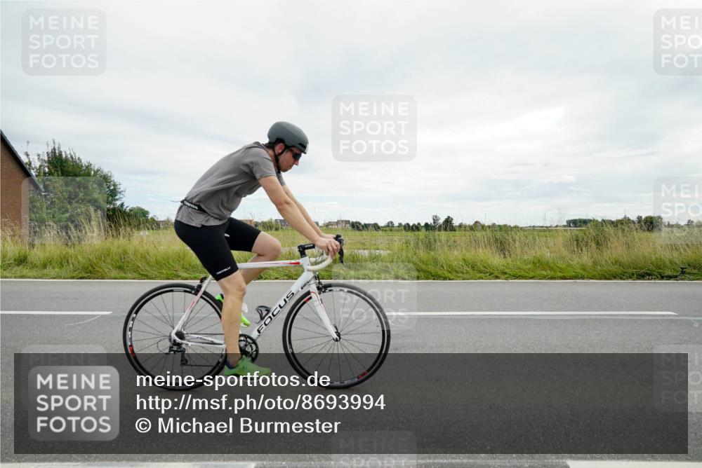 31.08.2025 - Elbe Triathlon Hamburg Michael Burmester http://msf.ph/oto/8693994 31.08.2025 14:17:05 Radfahren 130, 146 meine-sportfotos.de