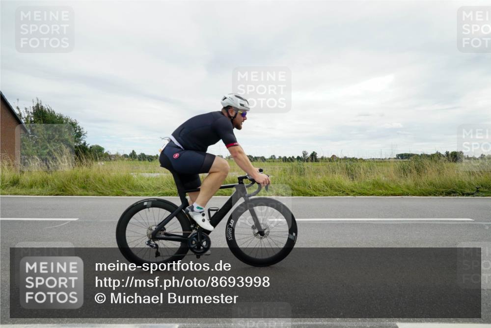 31.08.2025 - Elbe Triathlon Hamburg Michael Burmester http://msf.ph/oto/8693998 31.08.2025 14:17:10 Radfahren 130, 146 meine-sportfotos.de