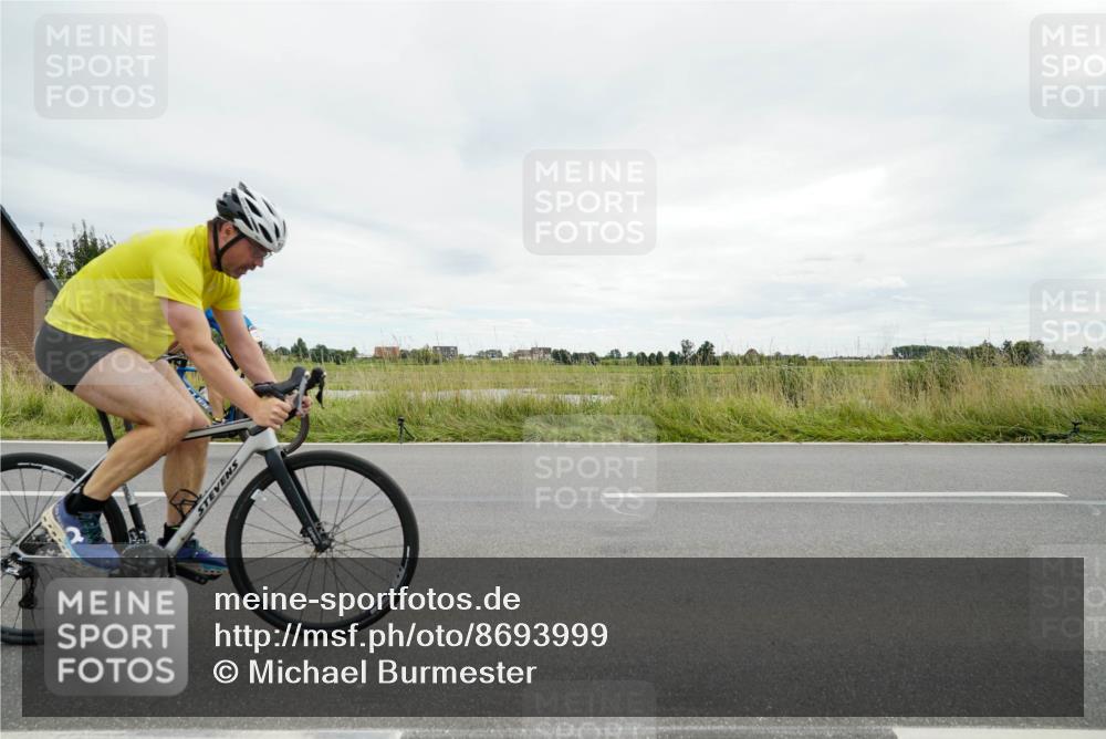 31.08.2025 - Elbe Triathlon Hamburg Michael Burmester http://msf.ph/oto/8693999 31.08.2025 14:17:18 Radfahren 152 meine-sportfotos.de