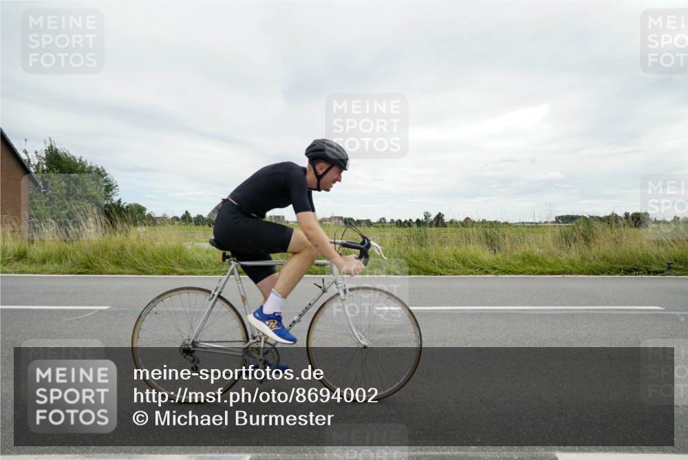 31.08.2025 - Elbe Triathlon Hamburg Michael Burmester http://msf.ph/oto/8694002 31.08.2025 14:17:24 Radfahren 125, 144 meine-sportfotos.de