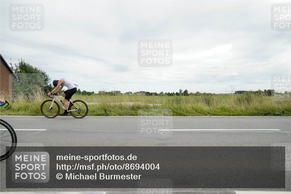 31.08.2025 - Elbe Triathlon Hamburg Michael Burmester http://msf.ph/oto/8694004 31.08.2025 14:17:27 Radfahren 125, 140, 144 meine-sportfotos.de