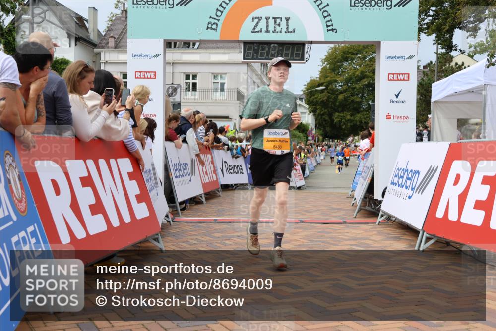 31.08.2025 - 21. Blankeneser Heldenlauf Strokosch-Dieckow http://msf.ph/oto/8694009 31.08.2025 12:35:57 Ziel 5480, 5488, 5211, 5514, 4173 meine-sportfotos.de
