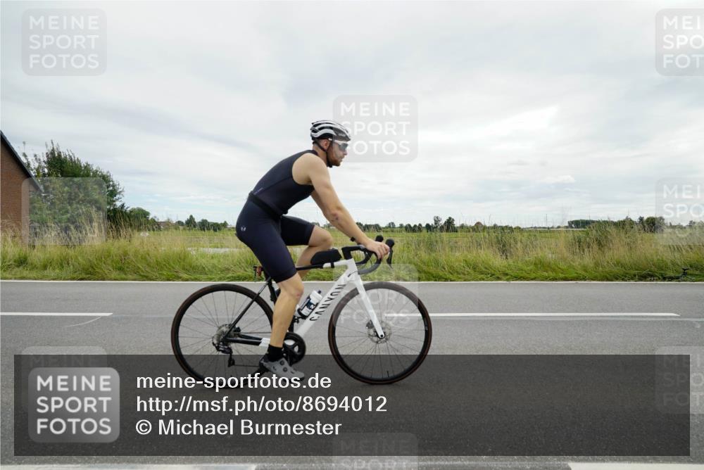 31.08.2025 - Elbe Triathlon Hamburg Michael Burmester http://msf.ph/oto/8694012 31.08.2025 14:17:42 Radfahren 149 meine-sportfotos.de