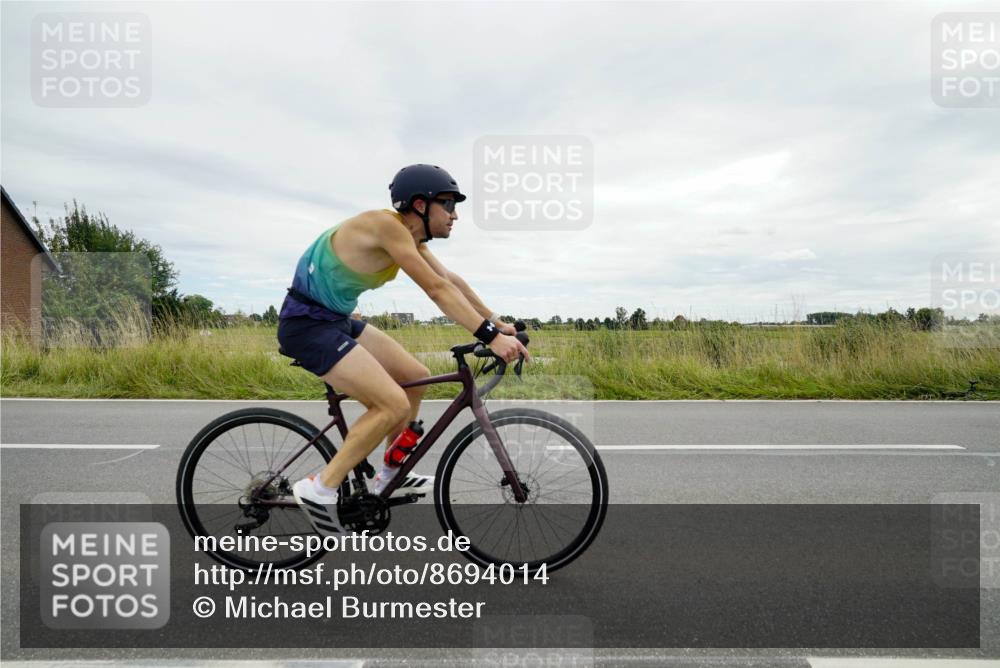 31.08.2025 - Elbe Triathlon Hamburg Michael Burmester http://msf.ph/oto/8694014 31.08.2025 14:17:50 Radfahren 155 meine-sportfotos.de