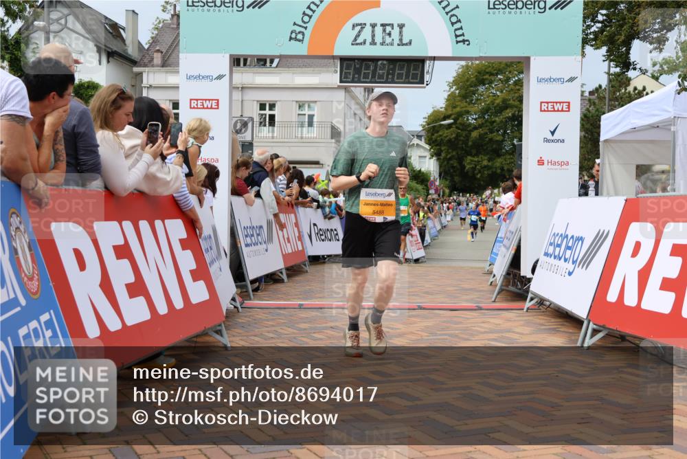 31.08.2025 - 21. Blankeneser Heldenlauf Strokosch-Dieckow http://msf.ph/oto/8694017 31.08.2025 12:35:57 Ziel 5480, 5488, 5211, 5514, 4173 meine-sportfotos.de