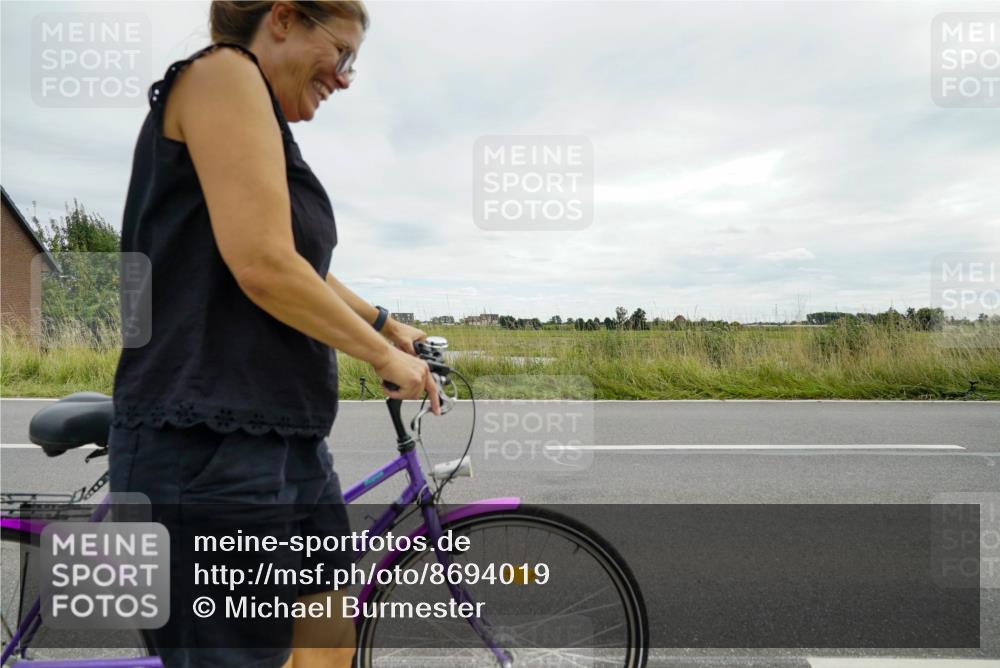 31.08.2025 - Elbe Triathlon Hamburg Michael Burmester http://msf.ph/oto/8694019 31.08.2025 14:18:10 Radfahren  meine-sportfotos.de