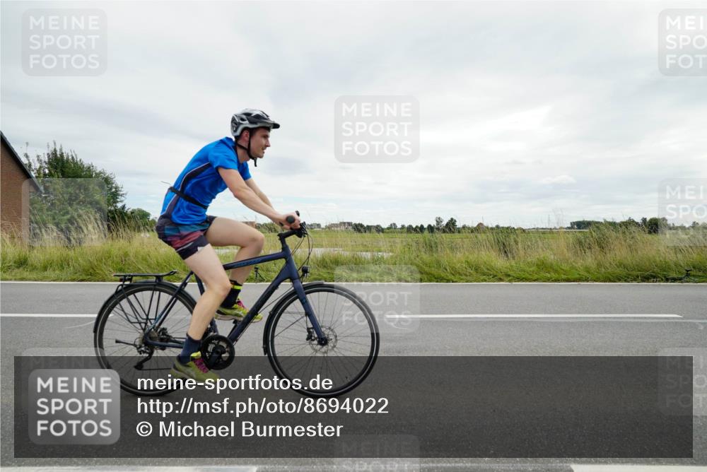 31.08.2025 - Elbe Triathlon Hamburg Michael Burmester http://msf.ph/oto/8694022 31.08.2025 14:18:23 Radfahren 124 meine-sportfotos.de