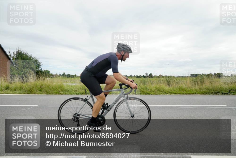 31.08.2025 - Elbe Triathlon Hamburg Michael Burmester http://msf.ph/oto/8694027 31.08.2025 14:18:38 Radfahren 143, 156 meine-sportfotos.de