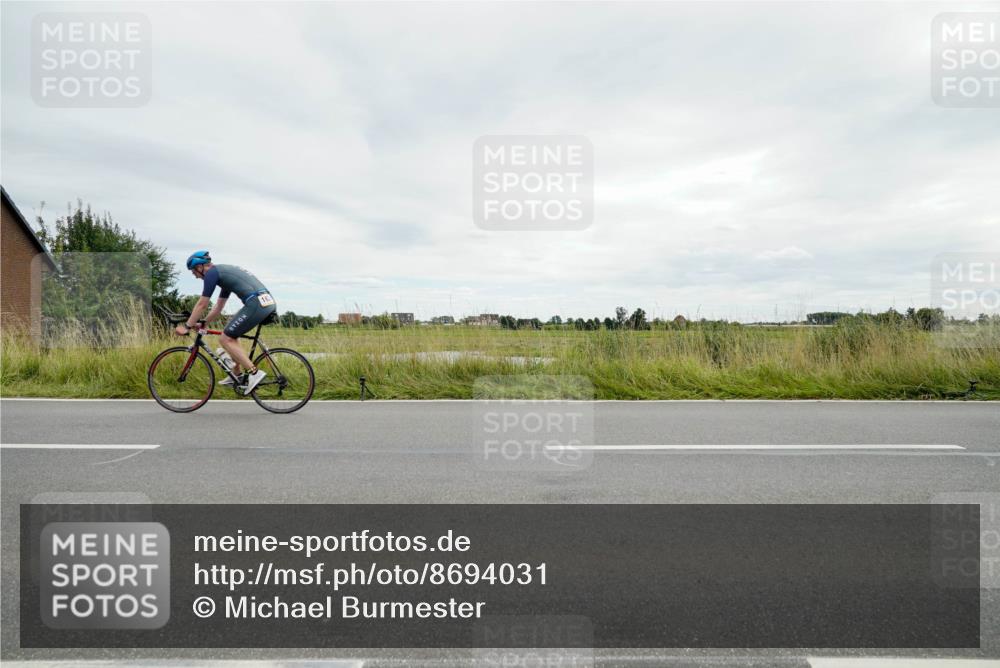 31.08.2025 - Elbe Triathlon Hamburg Michael Burmester http://msf.ph/oto/8694031 31.08.2025 14:18:54 Radfahren 121, 139, 154 meine-sportfotos.de