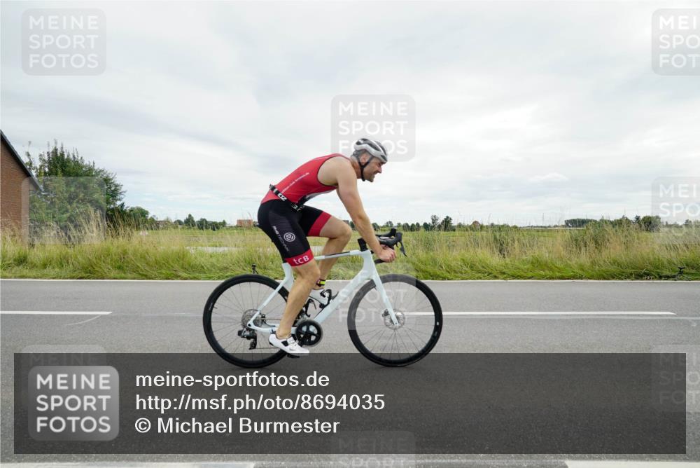 31.08.2025 - Elbe Triathlon Hamburg Michael Burmester http://msf.ph/oto/8694035 31.08.2025 14:18:57 Radfahren 121, 139, 154 meine-sportfotos.de