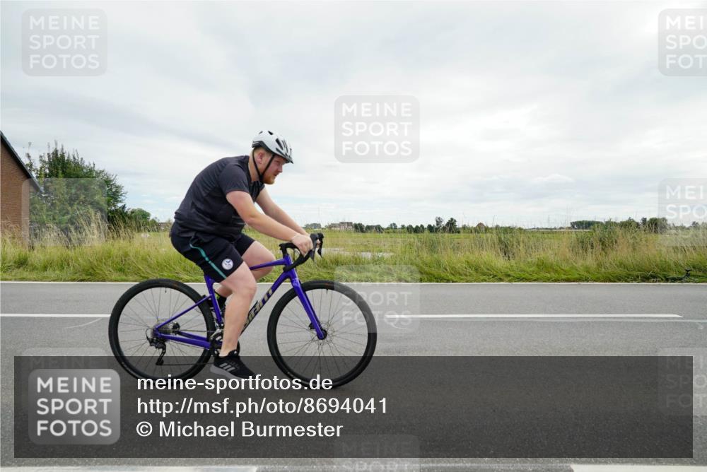 31.08.2025 - Elbe Triathlon Hamburg Michael Burmester http://msf.ph/oto/8694041 31.08.2025 14:19:21 Radfahren 126, 132, 151 meine-sportfotos.de