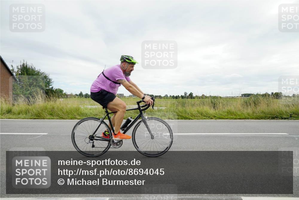 31.08.2025 - Elbe Triathlon Hamburg Michael Burmester http://msf.ph/oto/8694045 31.08.2025 14:19:30 Radfahren 123, 126, 127, 132, 142 meine-sportfotos.de