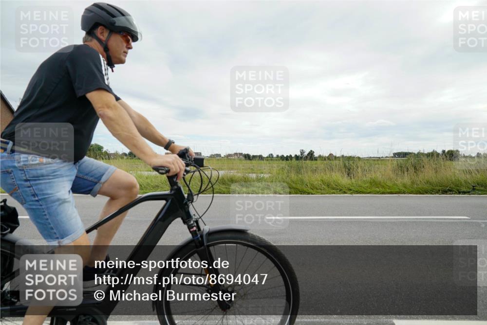 31.08.2025 - Elbe Triathlon Hamburg Michael Burmester http://msf.ph/oto/8694047 31.08.2025 14:19:32 Radfahren 123, 127, 142 meine-sportfotos.de