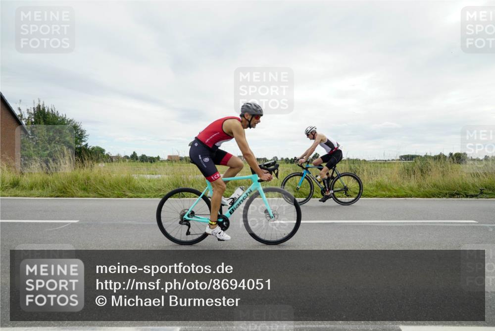 31.08.2025 - Elbe Triathlon Hamburg Michael Burmester http://msf.ph/oto/8694051 31.08.2025 14:19:34 Radfahren 123, 127, 142 meine-sportfotos.de