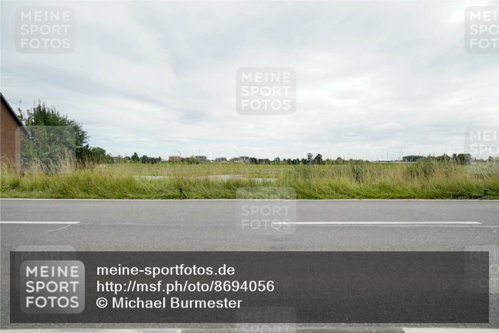 31.08.2025 - Elbe Triathlon Hamburg Michael Burmester http://msf.ph/oto/8694056 31.08.2025 14:19:37 Radfahren 123, 127 meine-sportfotos.de