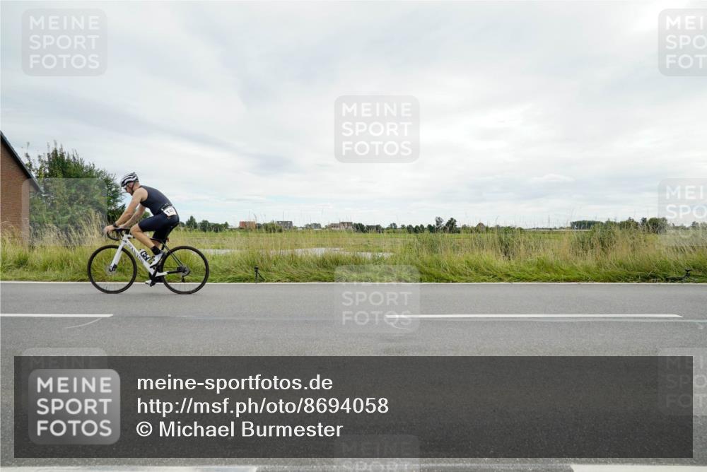 31.08.2025 - Elbe Triathlon Hamburg Michael Burmester http://msf.ph/oto/8694058 31.08.2025 14:19:45 Radfahren 164 meine-sportfotos.de